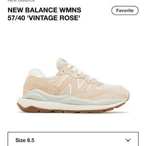 New Balance Women's Sneakers - Soft Pink and White